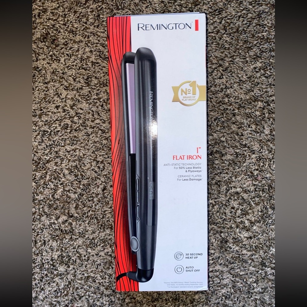 New in Box Remington 1” Hair Straightener